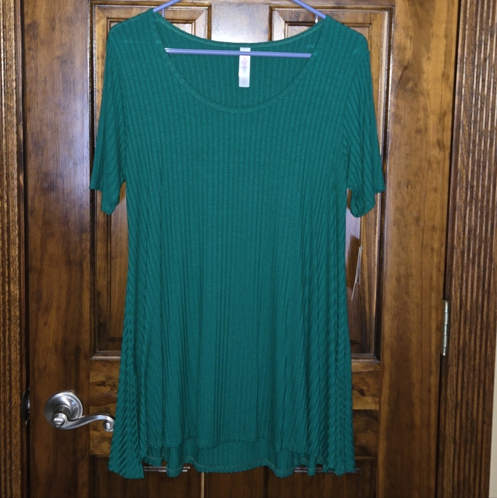 Lularoe Solid Green Ribbed Perfect T NWT XS